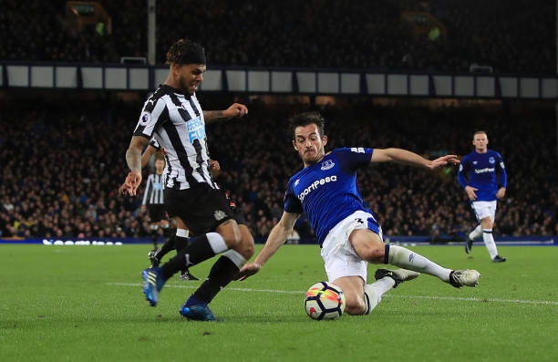 官方：华城FC正式签下卡利地亚雅典中场德梅斯留斯.