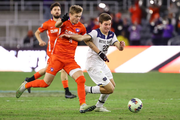 特爾的美食探險:吃個拉面還要拉隊友打乒乓球.