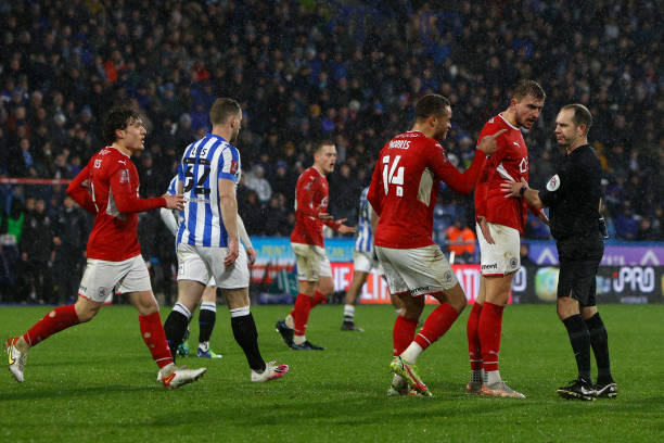 底线进攻以 底线进攻以